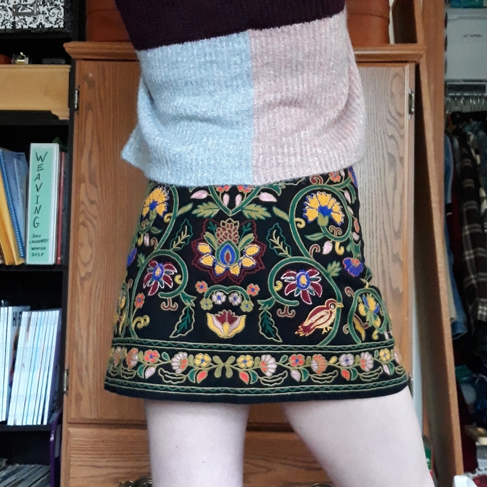 Zara Embroidered Mini Skirt Size S Boho World Traveler Summer - Picture 5 of 8